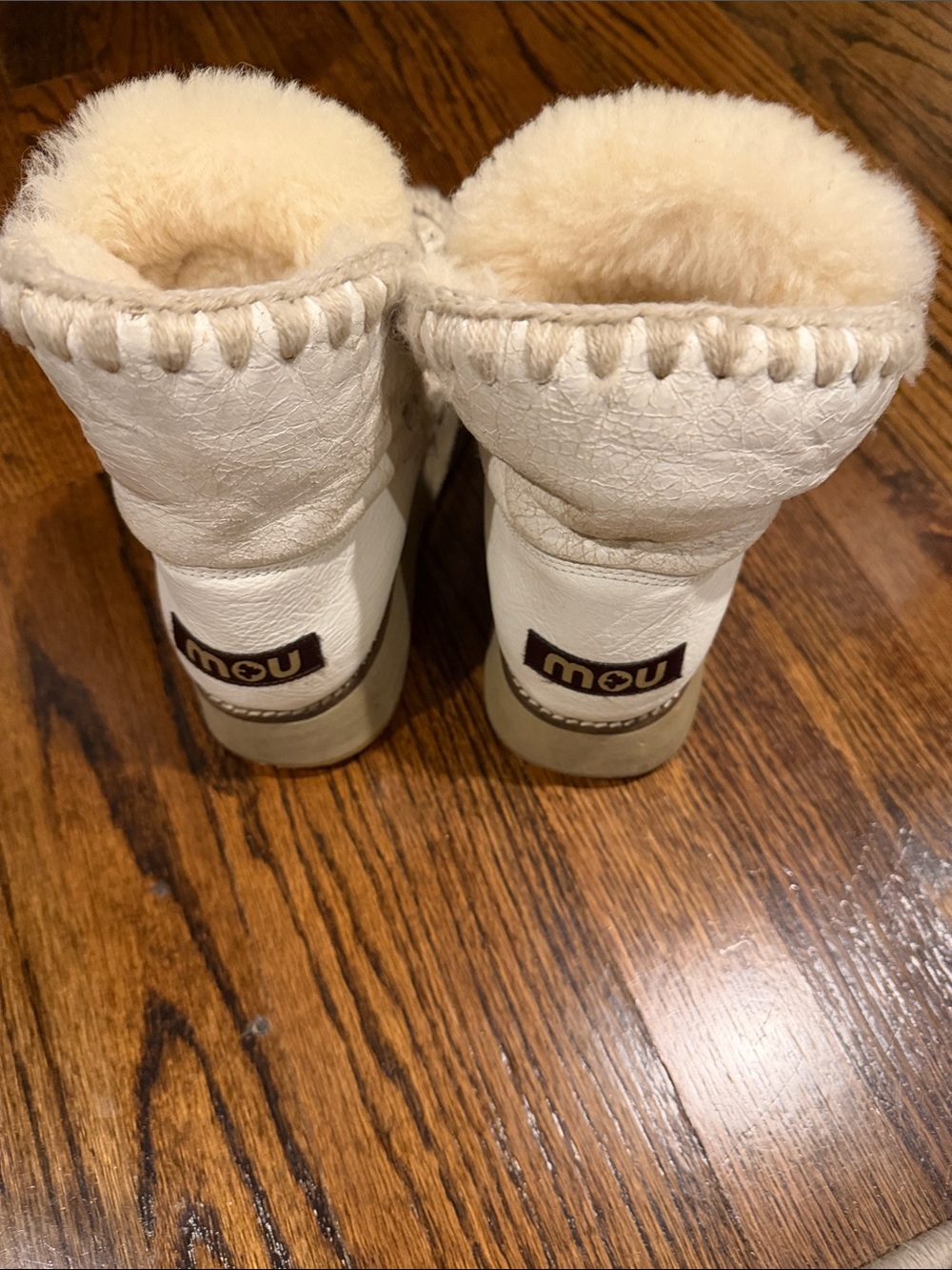 Mou  Cozy Shearling-Trim White Boot